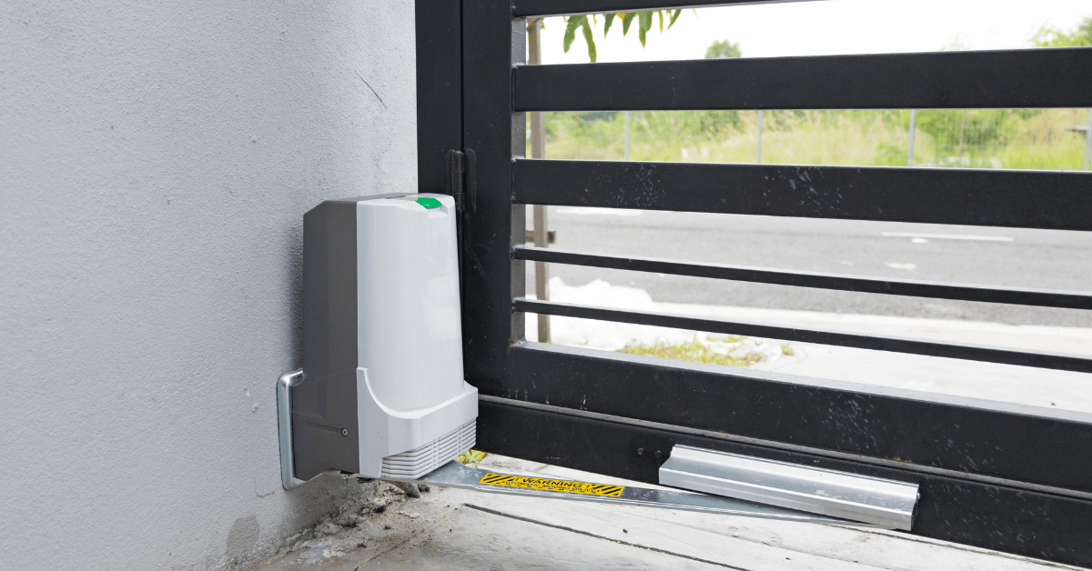 Cancelli scorrevoli vs battenti: quale automazione scegliere